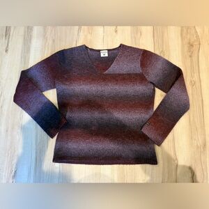 Columbia Women's V-Neck Sweater in Burgundy / purple medium wool blend